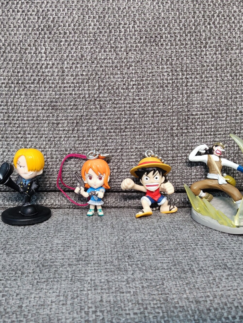 Bandai One Piece Anime Y2K Vintage Capsule Toy Figures One Piece Keychains